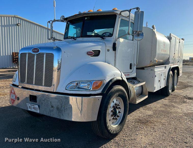 Main image Peterbilt 340