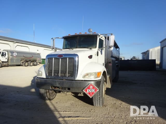 Image of Peterbilt 340 equipment image 4