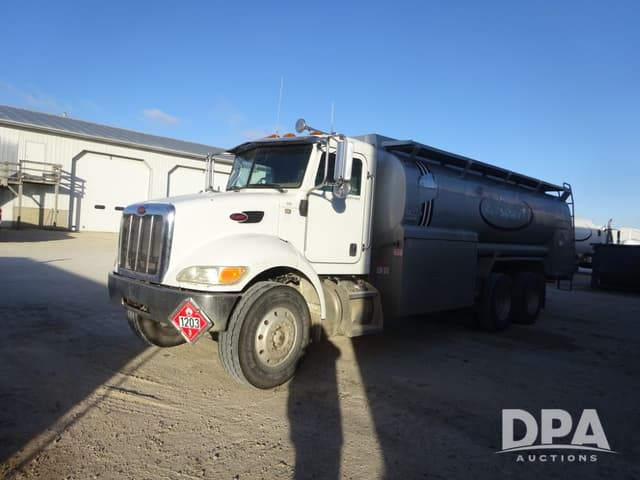 Image of Peterbilt 340 equipment image 1