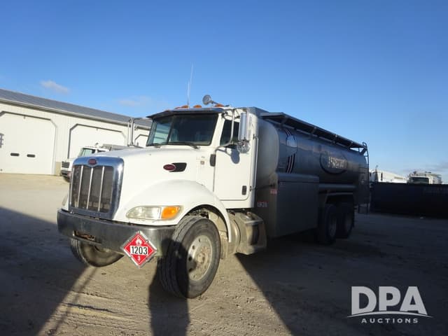 Image of Peterbilt 340 equipment image 2