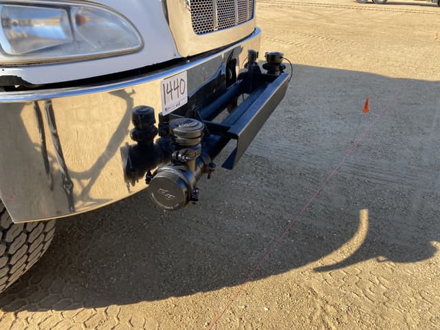 Image of Peterbilt 340 equipment image 4