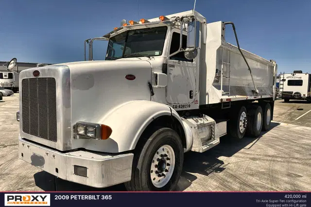 Image of Peterbilt 365 equipment image 2