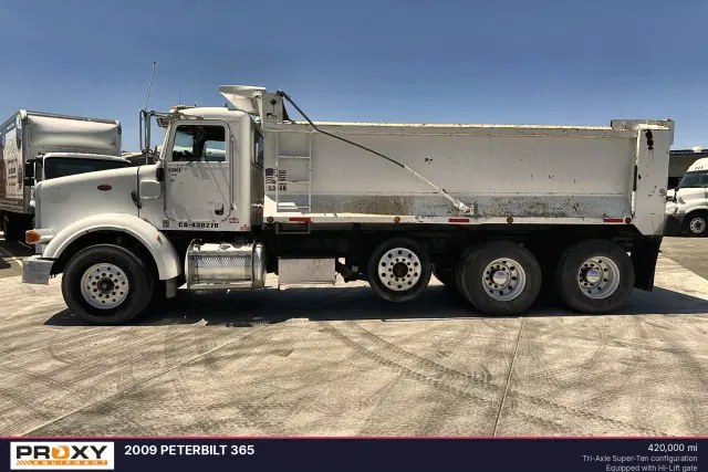 Image of Peterbilt 365 equipment image 3
