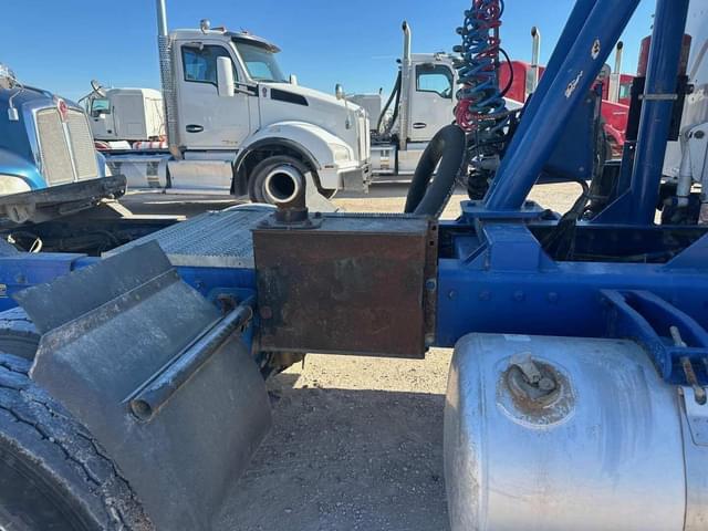 Image of Peterbilt 365 equipment image 1