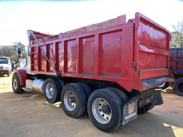 Image of Peterbilt 365 equipment image 1