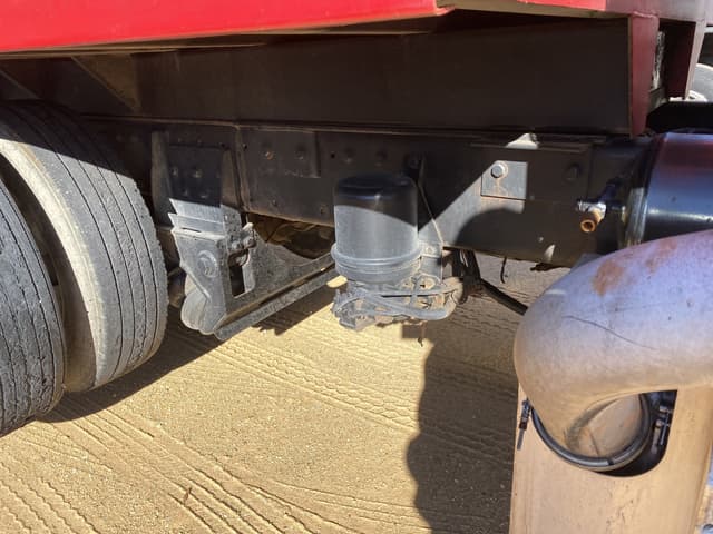 Image of Peterbilt 365 equipment image 4