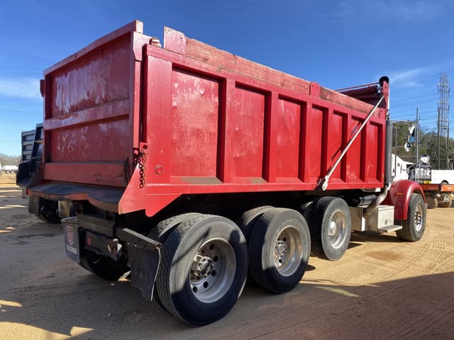 Image of Peterbilt 365 equipment image 2