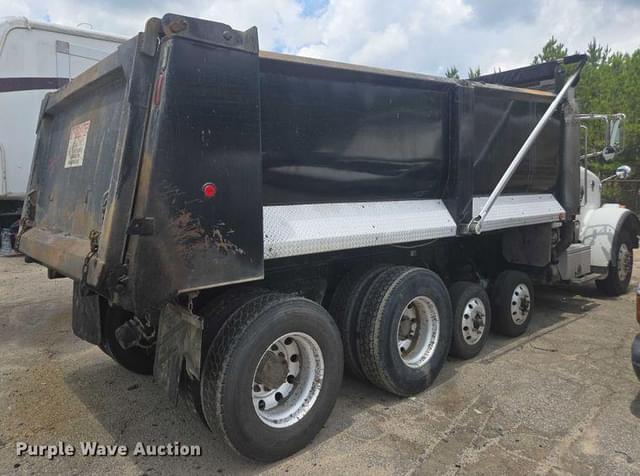 Image of Peterbilt 365 equipment image 3
