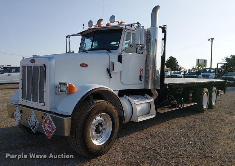 2009 Peterbilt 365 Equipment Image0