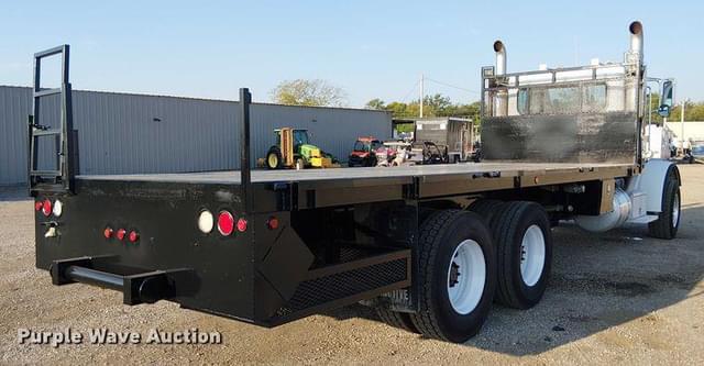 Image of Peterbilt 365 equipment image 4