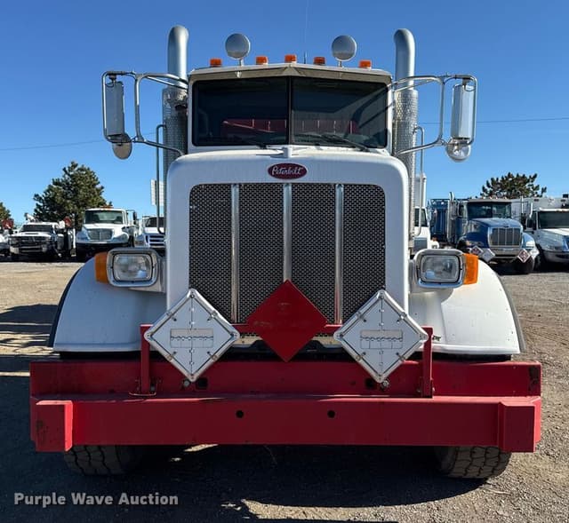 Image of Peterbilt 365 equipment image 1
