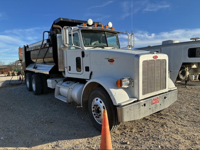Image of Peterbilt 367 equipment image 1