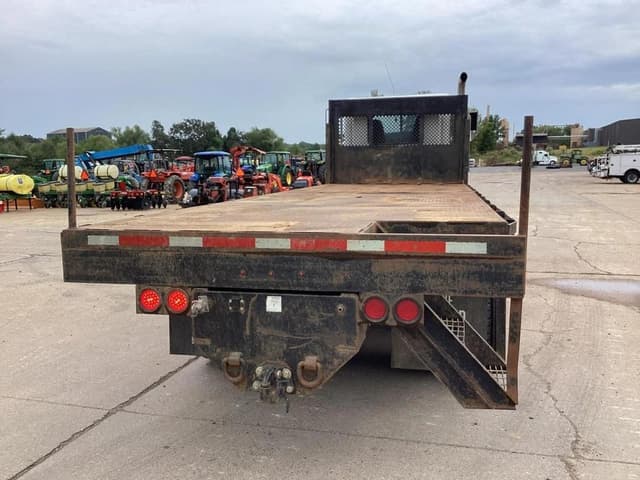 Image of Peterbilt 367 equipment image 3