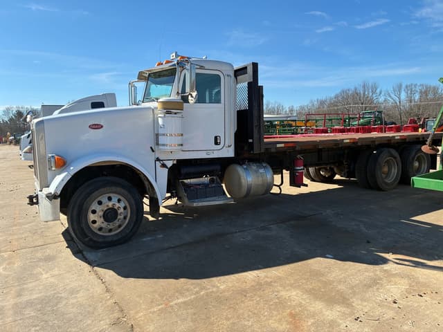 Image of Peterbilt 367 equipment image 2