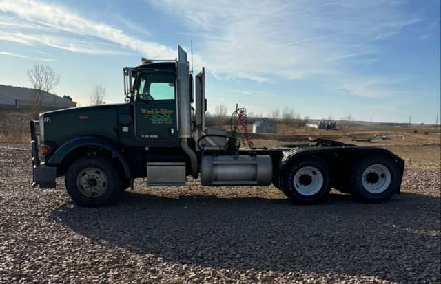 Image of Peterbilt 367 equipment image 1