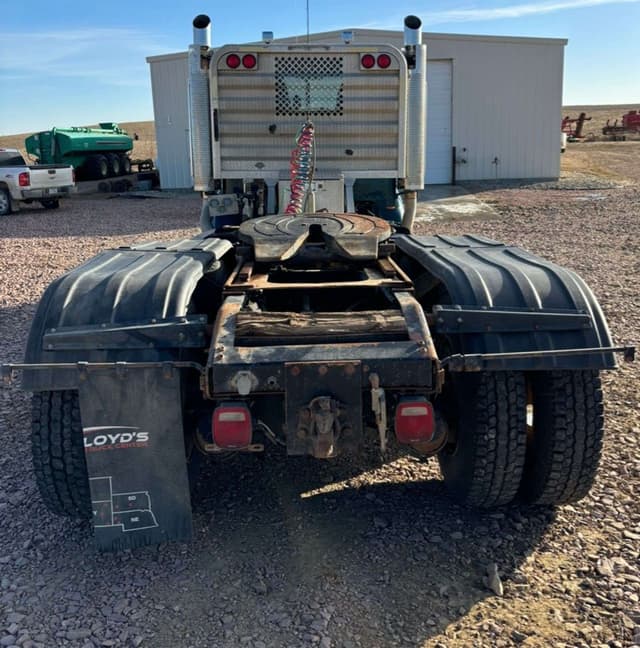 Image of Peterbilt 367 equipment image 3