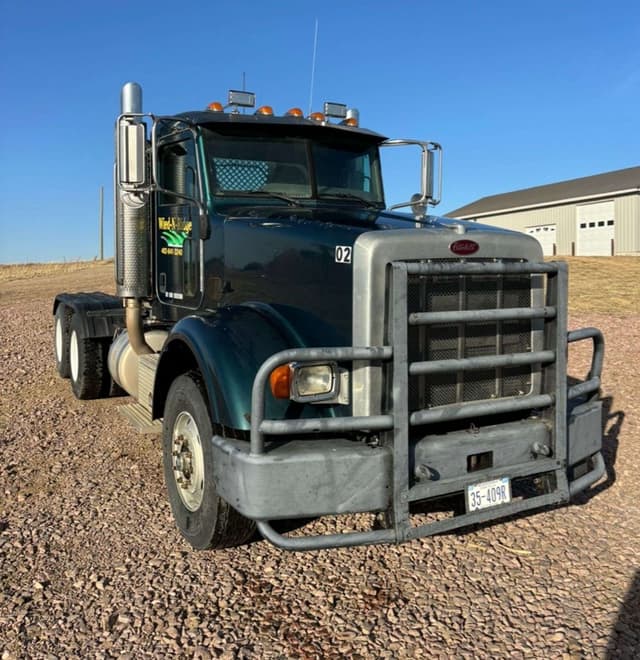 Image of Peterbilt 367 equipment image 2