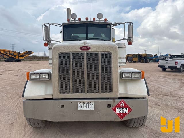 Image of Peterbilt 367 equipment image 1