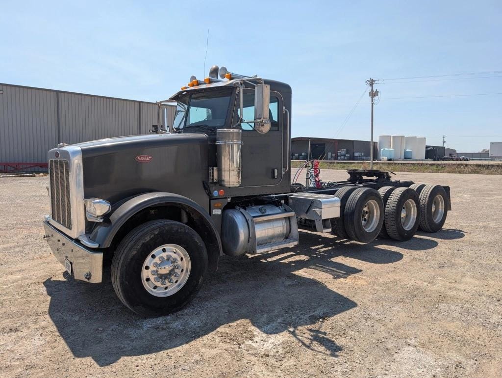 2009 Peterbilt 367 Equipment Image0