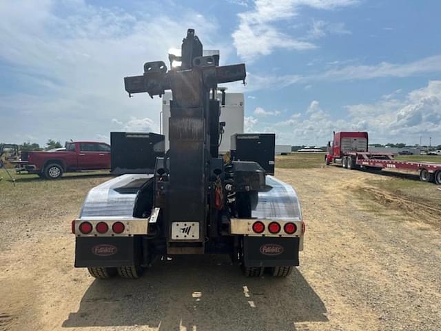 Image of Peterbilt 367 equipment image 3