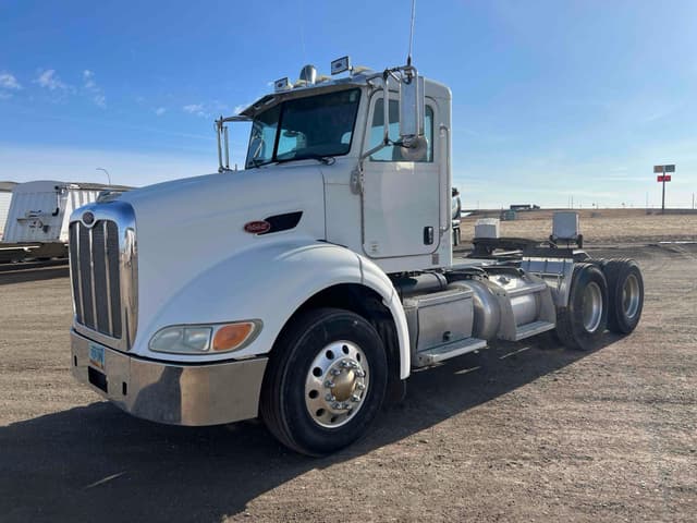 Image of Peterbilt 384 equipment image 1