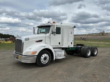 Main image Peterbilt 384