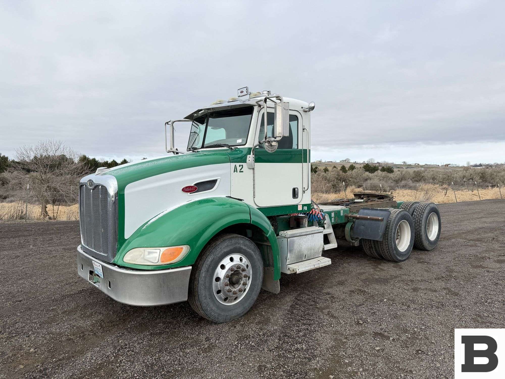2009 Peterbilt 384 Equipment Image0