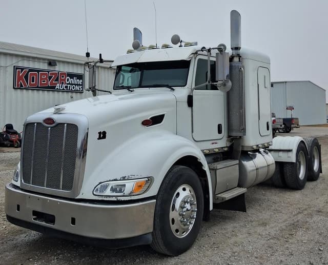 Image of Peterbilt 386 equipment image 4