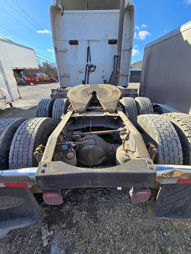Image of Peterbilt 386 equipment image 4