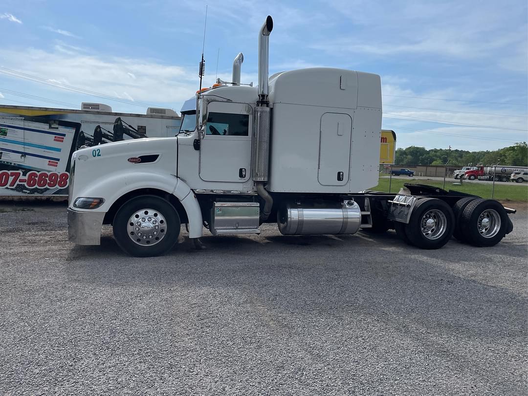 Image of Peterbilt 386 Primary image