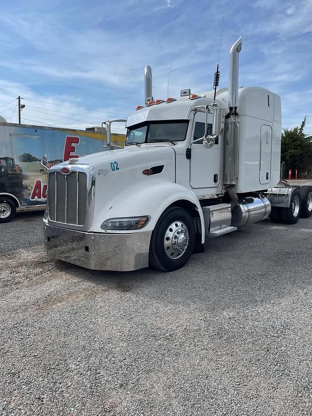 Image of Peterbilt 386 equipment image 2