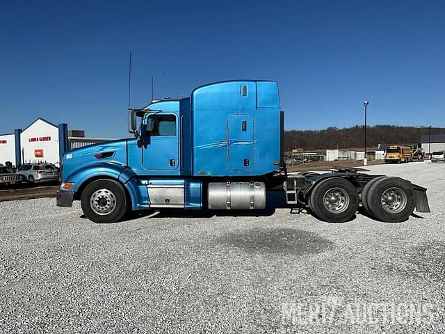 Image of Peterbilt 386 equipment image 1