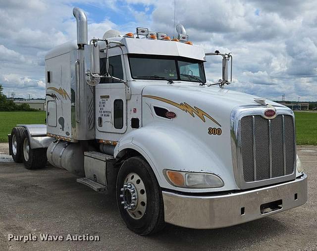Image of Peterbilt 386 equipment image 2