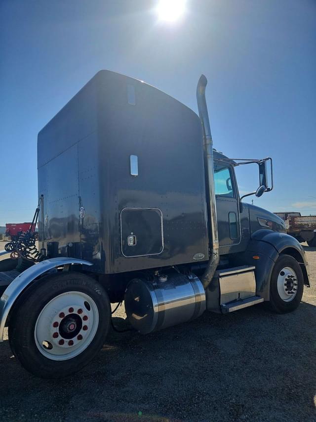 Image of Peterbilt 386 equipment image 4