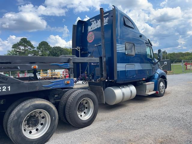 Image of Peterbilt 387 equipment image 2