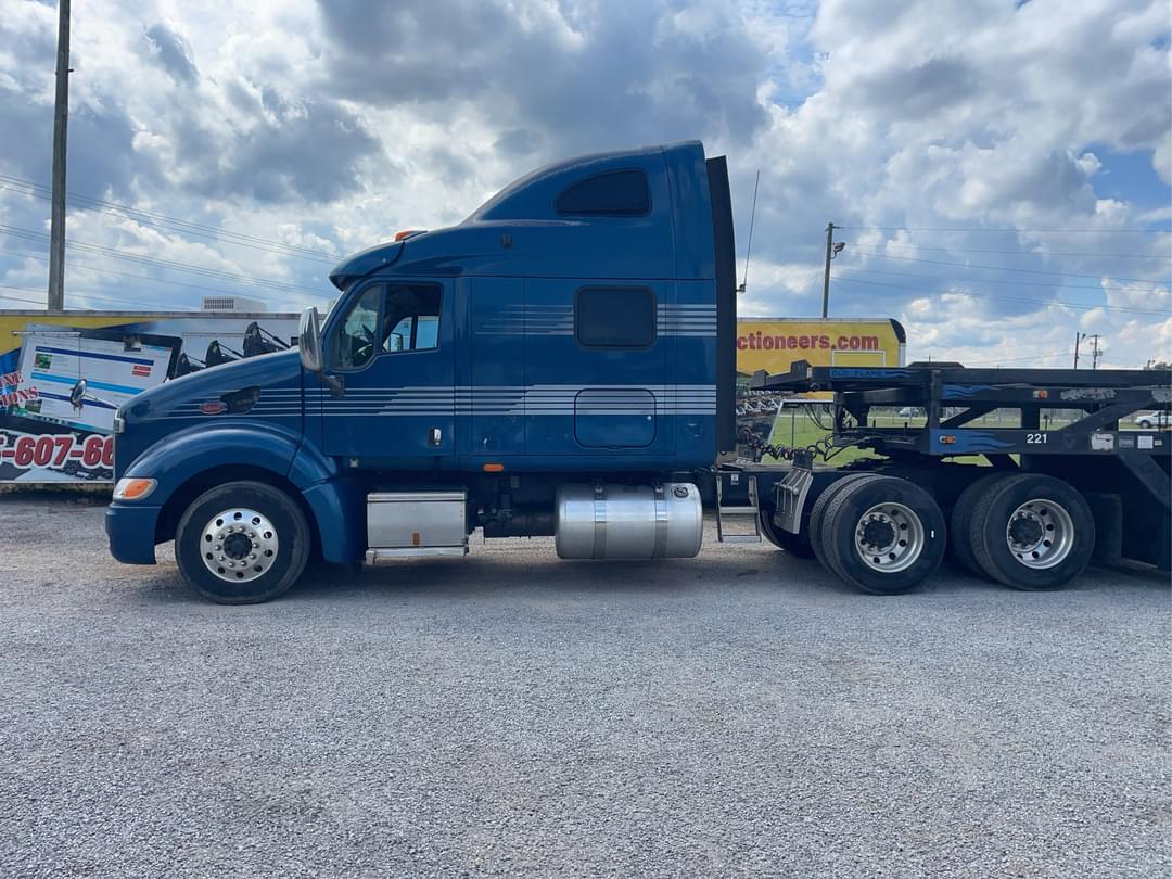 Image of Peterbilt 387 Primary image