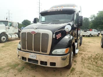 Main image Peterbilt 387