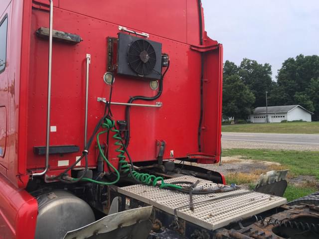 Image of Peterbilt 387 equipment image 3