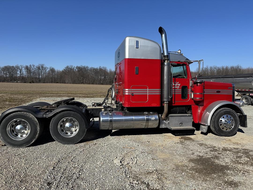 Image of Peterbilt 388 Primary image