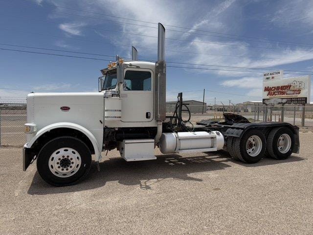 2009 Peterbilt 388 Equipment Image0