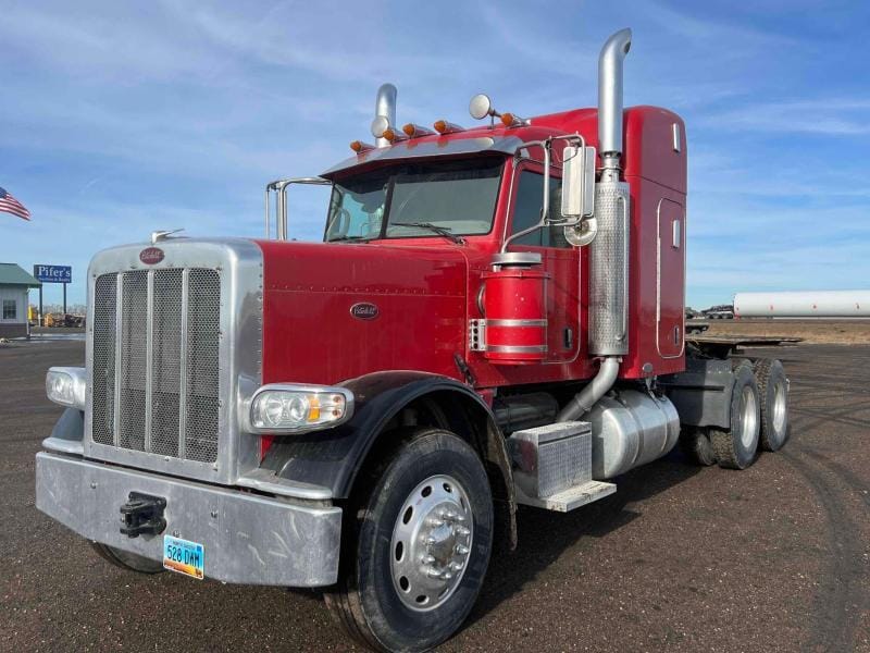 Main image Peterbilt 388