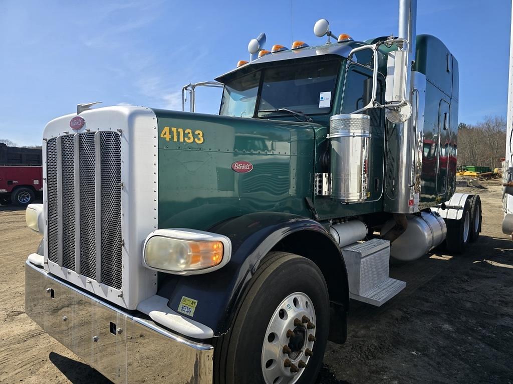 Image of Peterbilt 388 Primary image