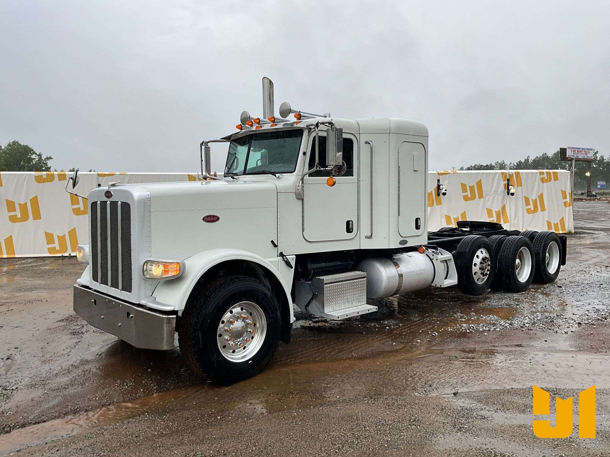 2009 Peterbilt 388 Equipment Image0