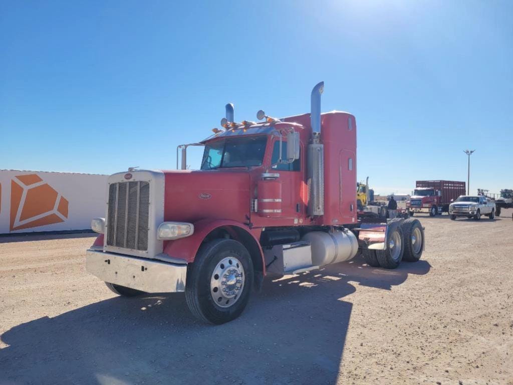 2009 Peterbilt 388 Equipment Image0