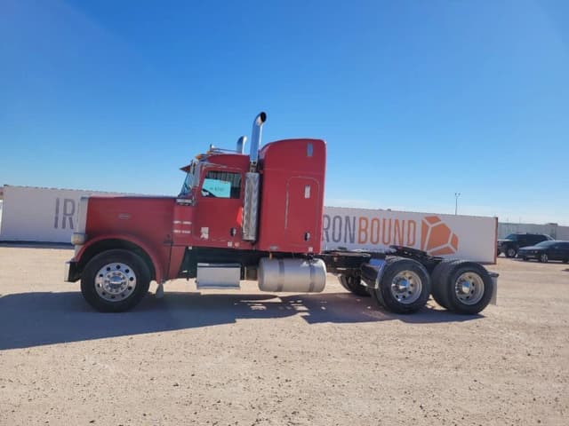 Image of Peterbilt 388 equipment image 1