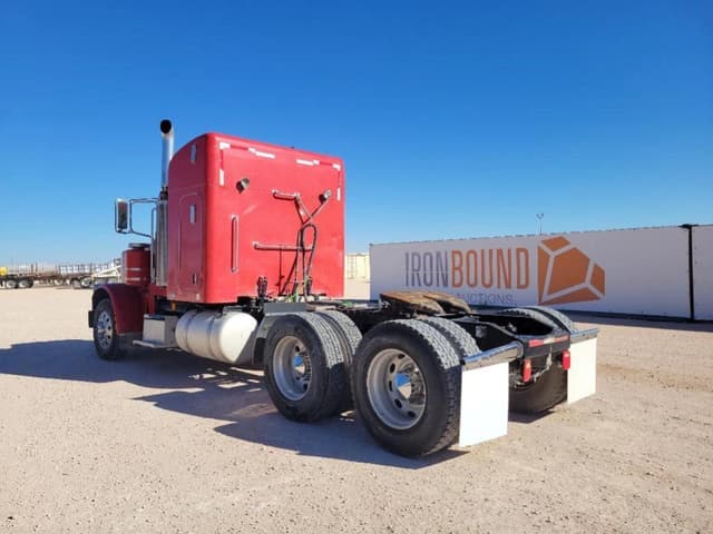 Image of Peterbilt 388 equipment image 2