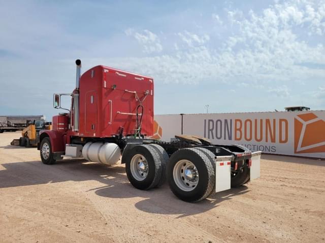 Image of Peterbilt 388 equipment image 2