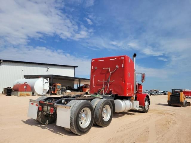 Image of Peterbilt 388 equipment image 4