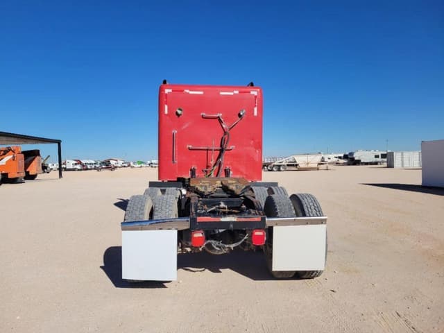 Image of Peterbilt 388 equipment image 3