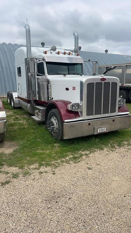 Image of Peterbilt 389 equipment image 1